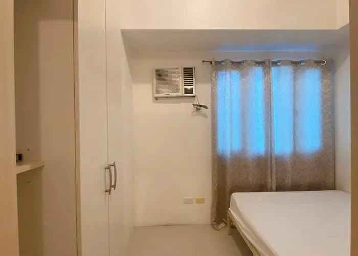 Light With Pool View Apartment *